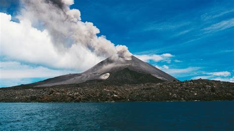 L'Eruzione del Monte Krakatau nell'epoca Srivijaya: una catastrofe vulcanica e il suo impatto sulla navigazione indiana nel VI secolo d.C.