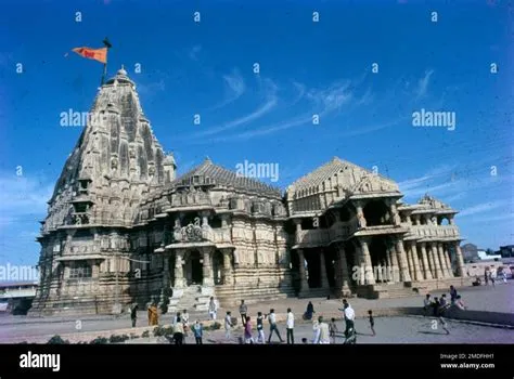 Il Tempio di Somnath:  Un Monumento all’Ardente Devozione e alla Persistente Contesa Religiosa