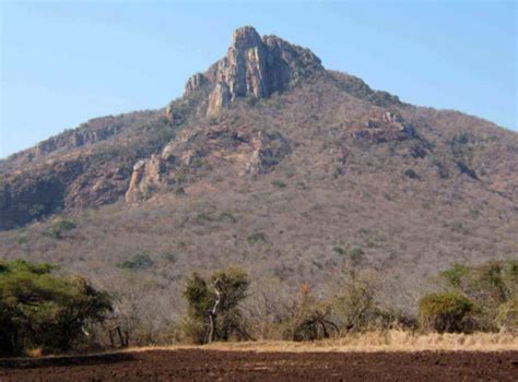 La Battaglia di Gqokli Hill: Un Scontro Militare Cruciale nel Contesto delle Guerre Nguni